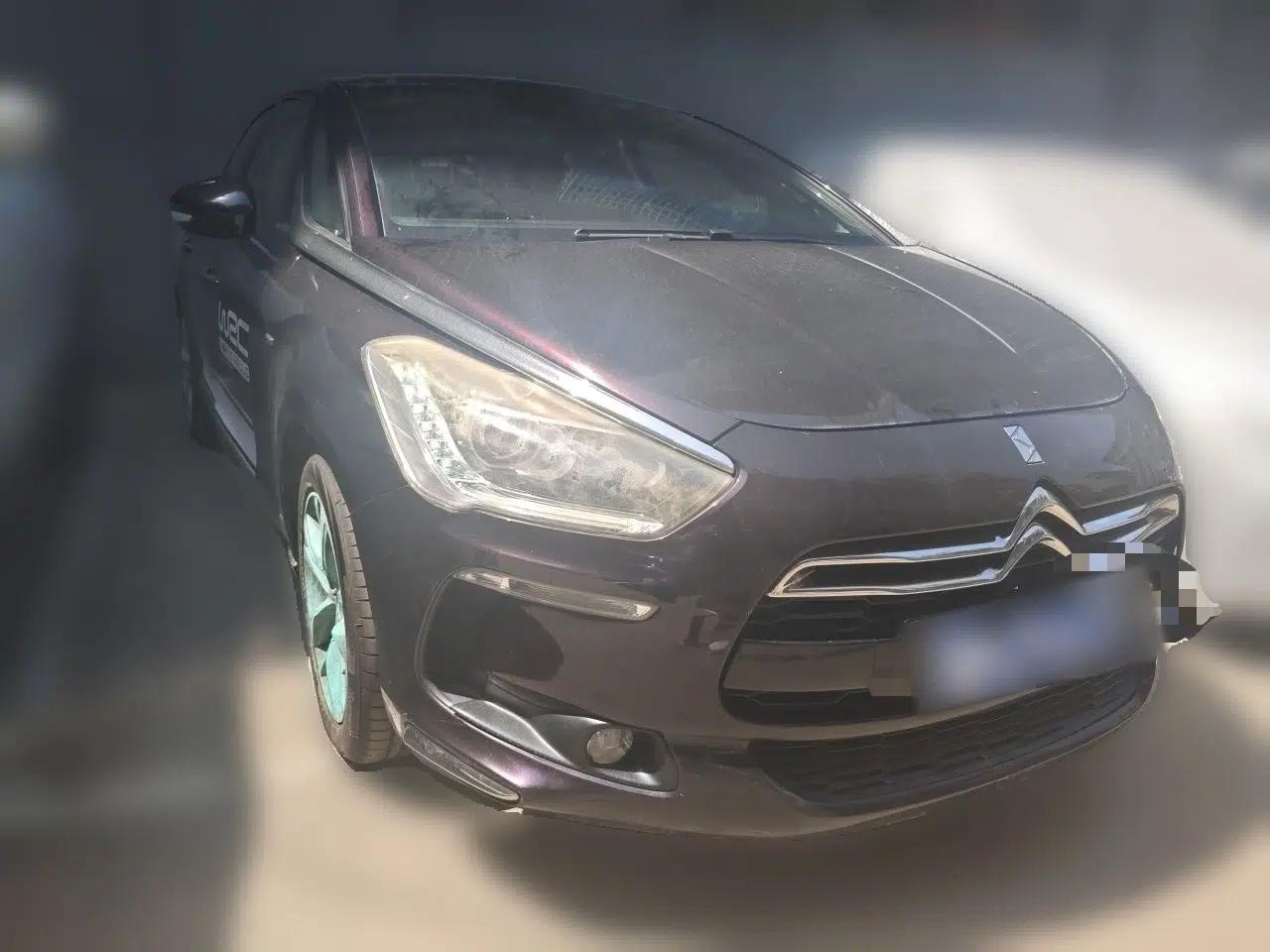 DS 5 2014 1.6T Luxury Edition THP160 — миниатюра 3