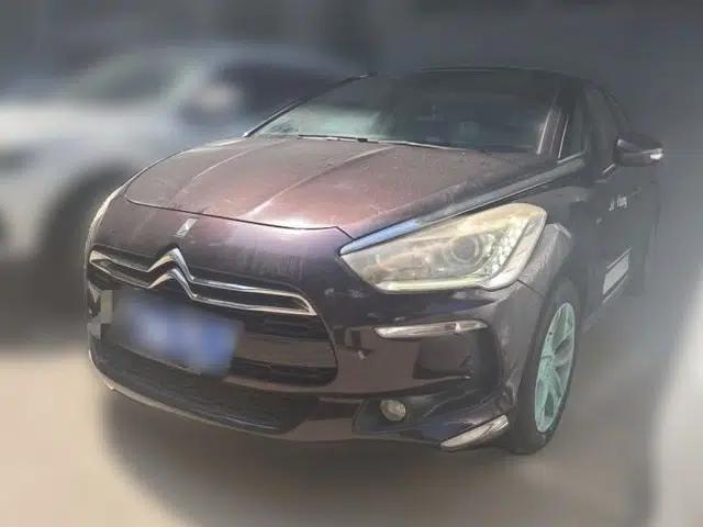 DS 5 2014 1.6T Luxury Edition THP160