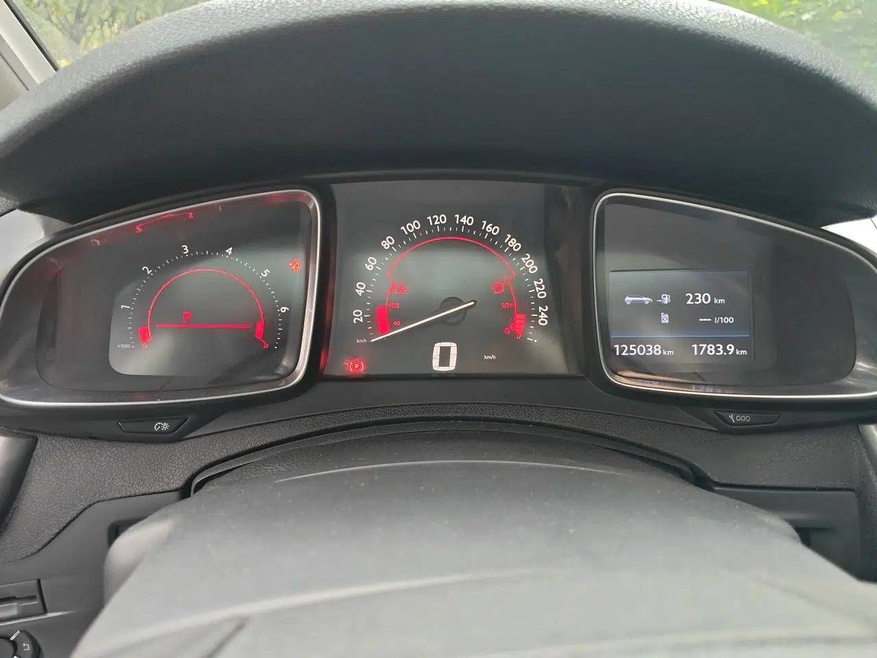 DS 5 2014 1.6T Luxury Edition THP160 — миниатюра 11