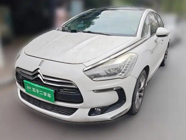 DS 5 2014 1.6T Luxury Edition THP160