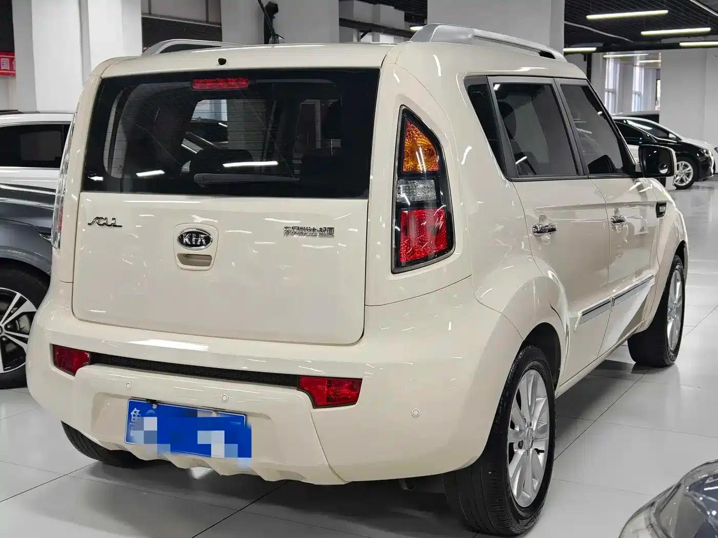 2013 Volkswagen Soul 1.6L AT GL — миниатюра 3