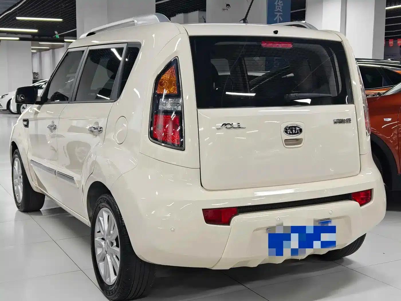 2013 Volkswagen Soul 1.6L AT GL — миниатюра 4