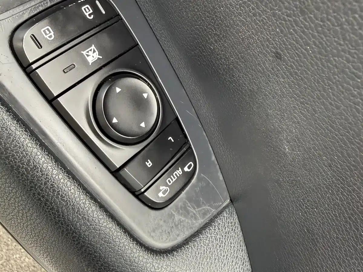 Kia KX7 2017 2.0L Automatic 2WD GL 5-seater — миниатюра 19