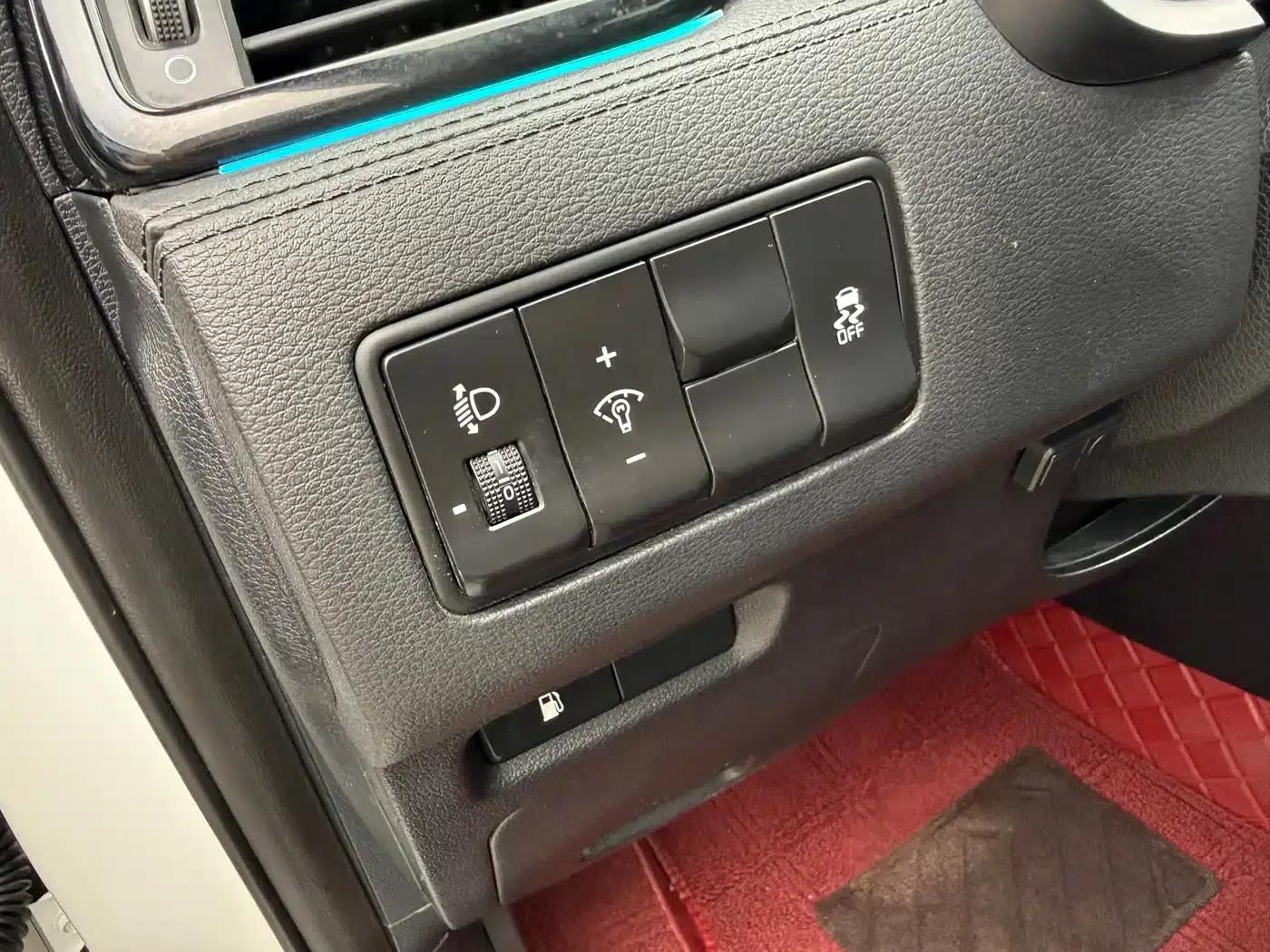 Kia KX7 2017 2.0L Automatic 2WD GL 5-seater — миниатюра 20