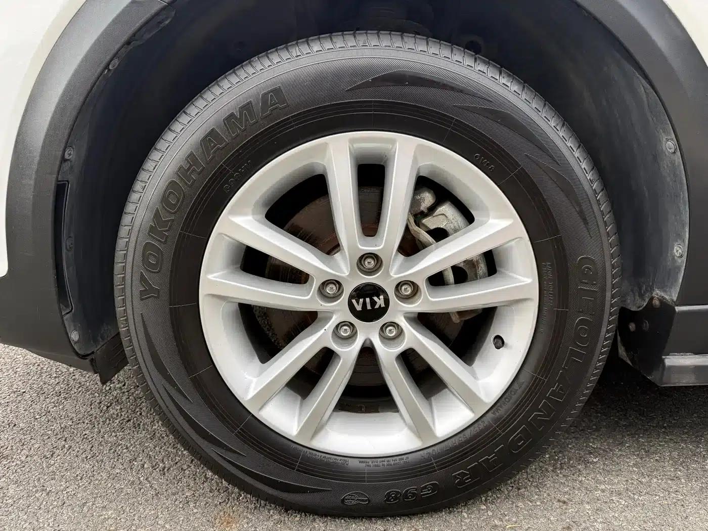 Kia KX7 2017 2.0L Automatic 2WD GL 5-seater — миниатюра 28
