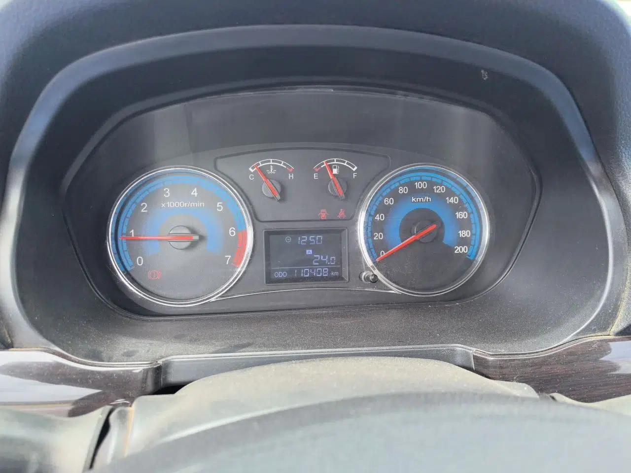Dongfeng Fengon 370 2016 1.5L Manual Elite Home Edition 7-Seater — миниатюра 11