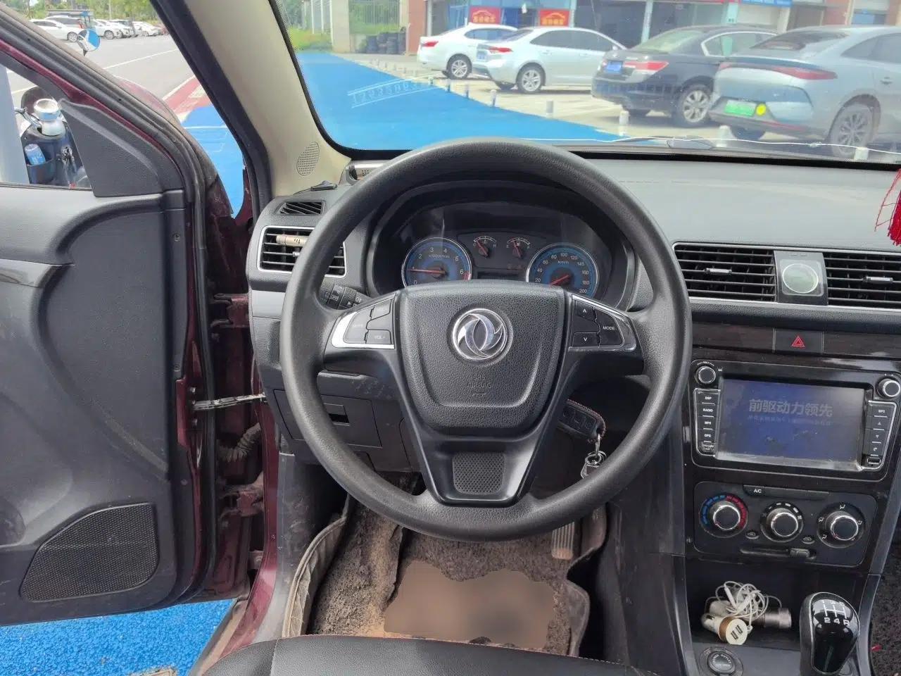 Dongfeng Fengon 370 2016 1.5L Manual Elite Home Edition 7-Seater — миниатюра 10
