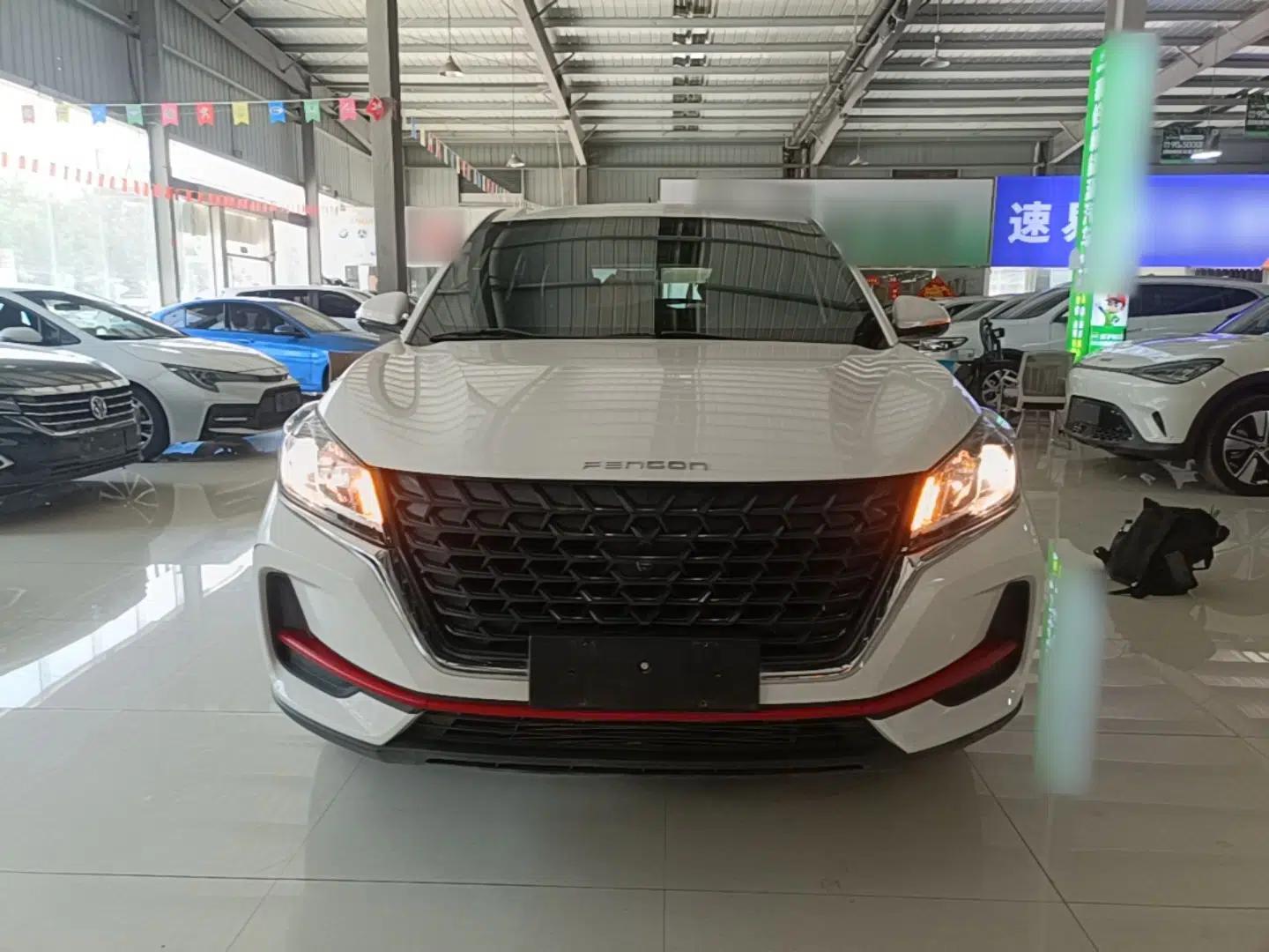 Dongfeng Fengon 500 2022 1.5L CVT Enjoyment Version — миниатюра 2