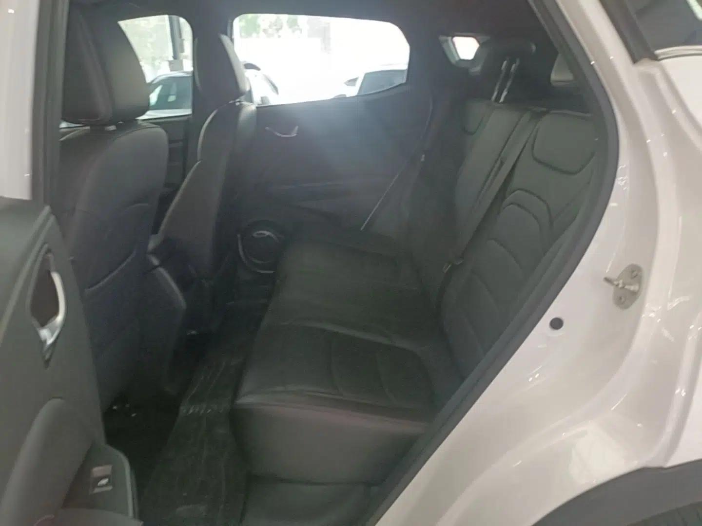 Dongfeng Fengon 500 2022 1.5L CVT Enjoyment Version — миниатюра 20