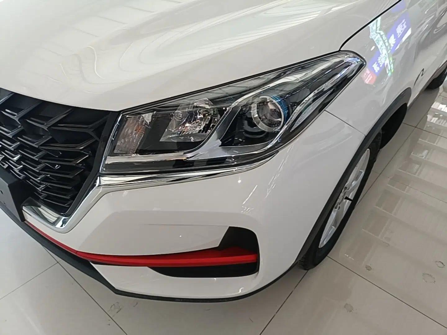 Dongfeng Fengon 500 2022 1.5L CVT Enjoyment Version — миниатюра 8