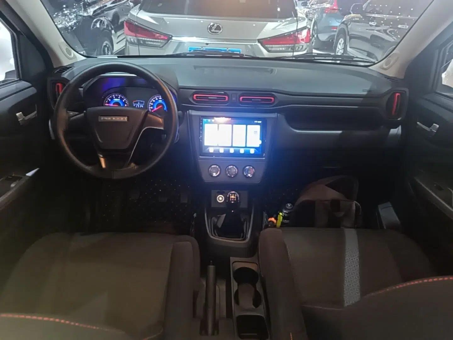 Dongfeng Fengon 380 2022 1.5L Luxury Edition Passenger Vehicle 5 Seats — миниатюра 12