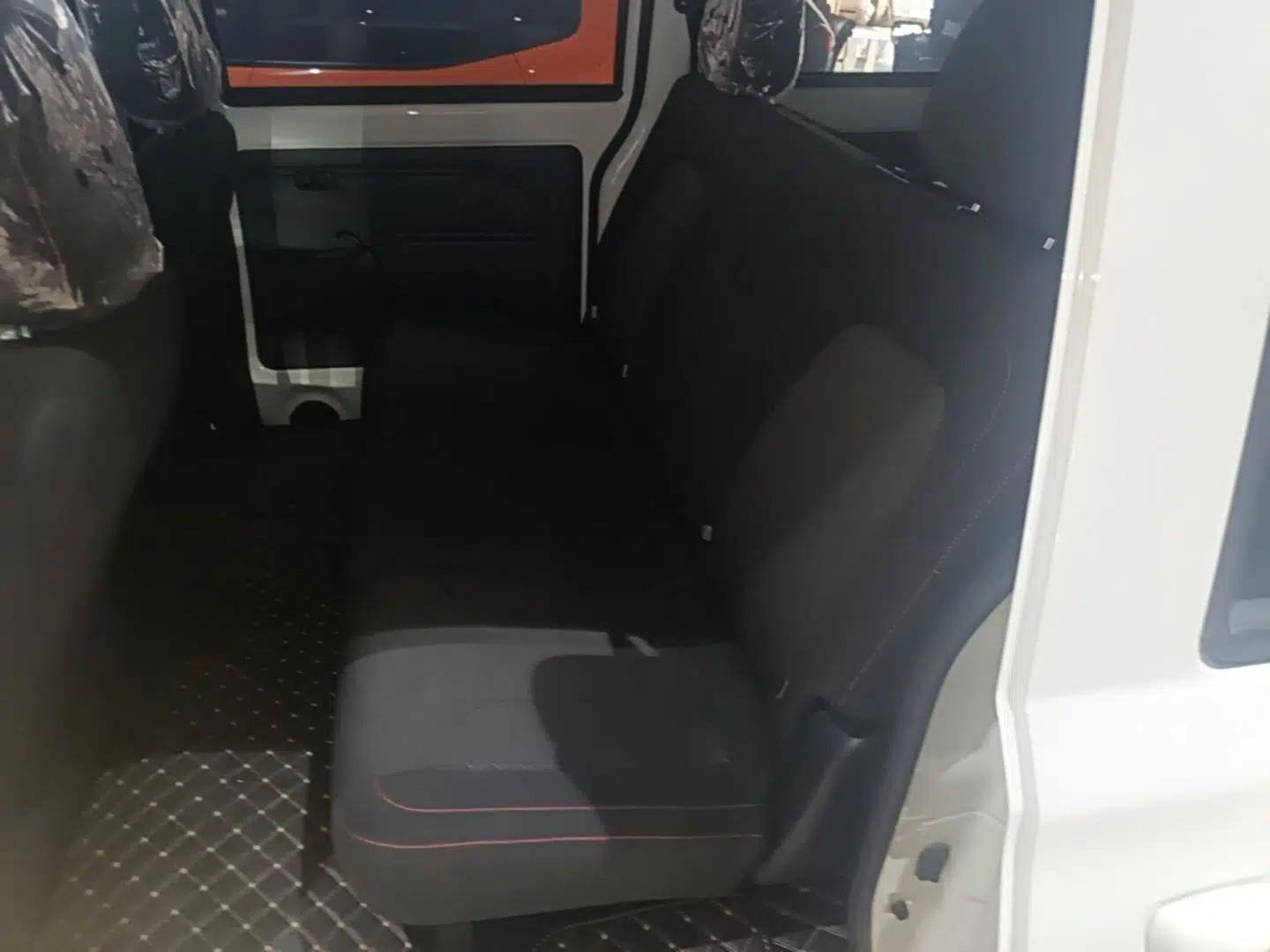 Dongfeng Fengon 380 2022 1.5L Luxury Edition Passenger Vehicle 5 Seats — миниатюра 20