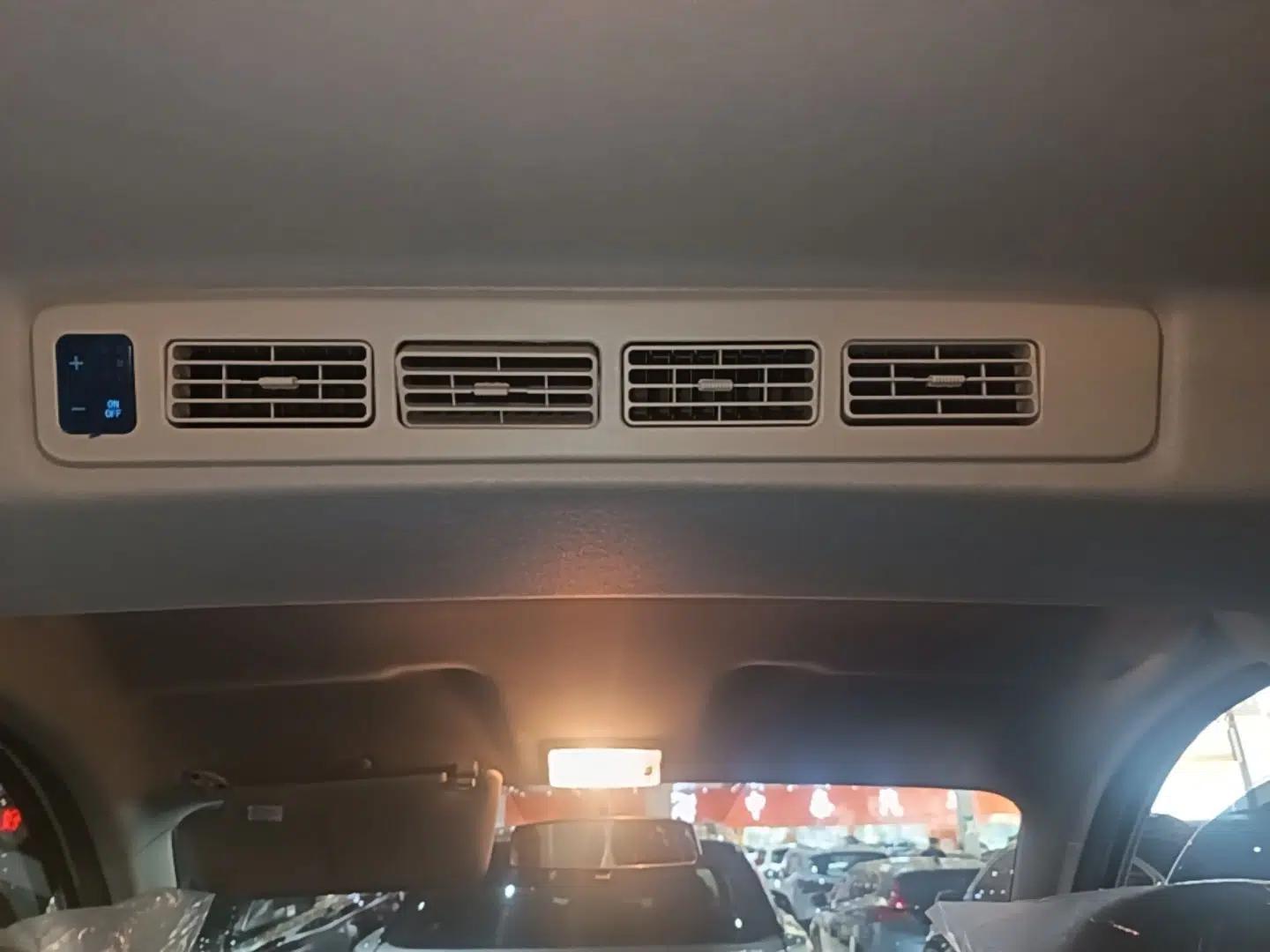Dongfeng Fengon 380 2022 1.5L Luxury Edition Passenger Vehicle 5 Seats — миниатюра 21