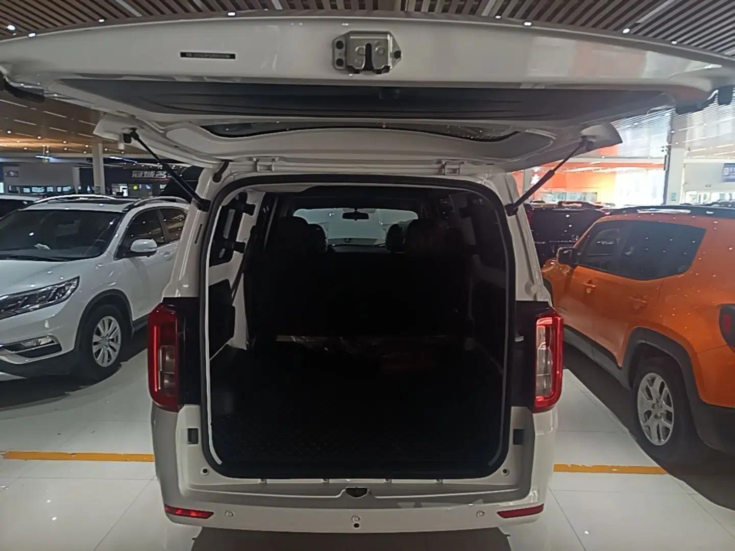 Dongfeng Fengon 380 2022 1.5L Luxury Edition Passenger Vehicle 5 Seats — миниатюра 22