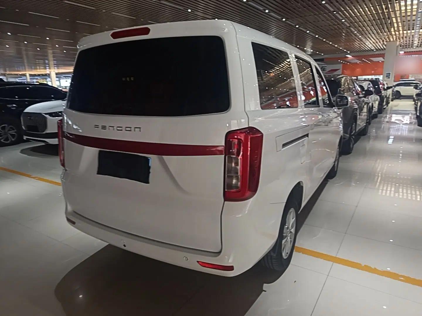 Dongfeng Fengon 380 2022 1.5L Luxury Edition Passenger Vehicle 5 Seats — миниатюра 6