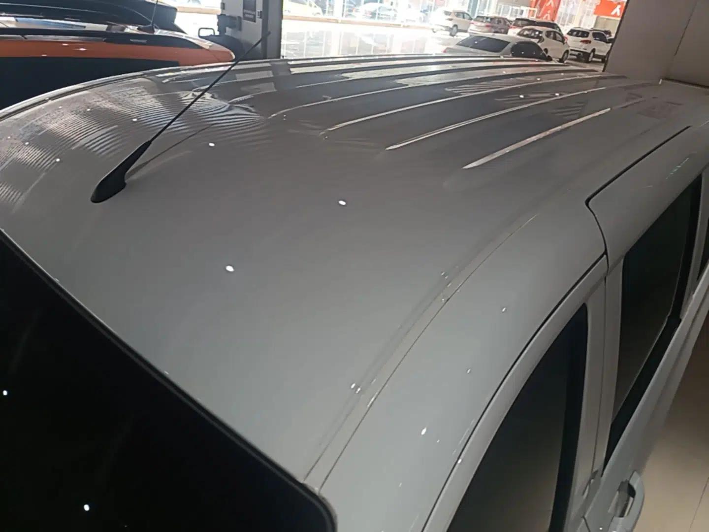 Dongfeng Fengon 380 2022 1.5L Luxury Edition Passenger Vehicle 5 Seats — миниатюра 7