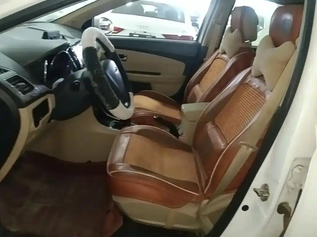 Chery E3 2015 1.5L Manual Smart Edition — миниатюра 15