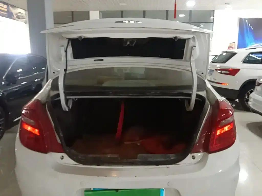 Chery E3 2015 1.5L Manual Smart Edition — миниатюра 19