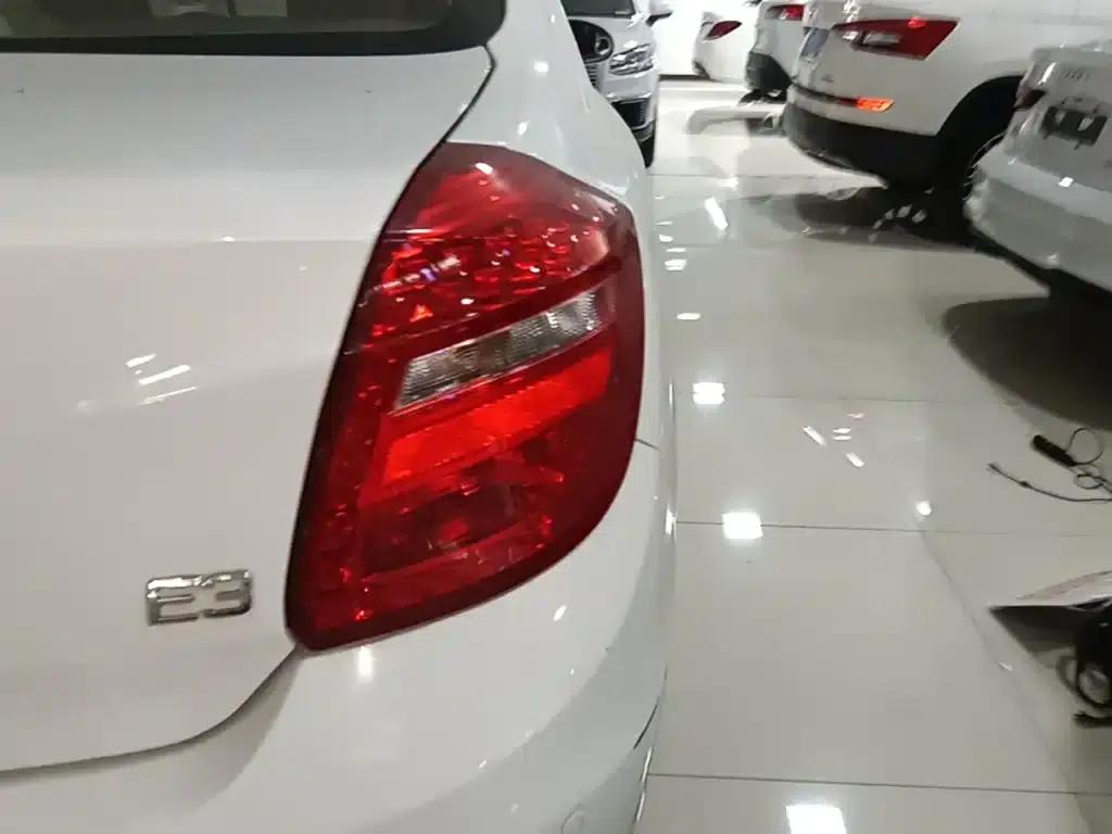 Chery E3 2015 1.5L Manual Smart Edition — миниатюра 8