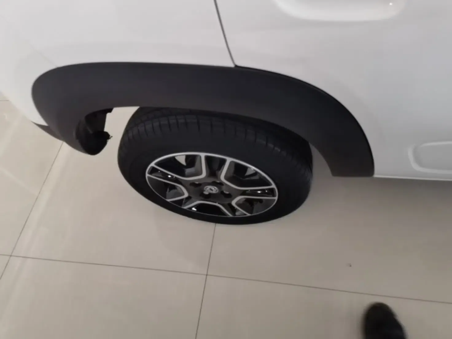 Dongfeng NAMMI BOX 2022 Revised Light Wind Edition 201 km Standard Version — миниатюра 16