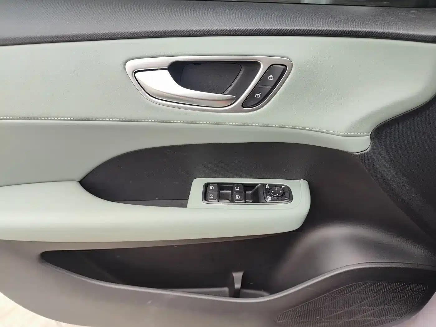 Roewe D6 2025 450km Premium Edition — миниатюра 9