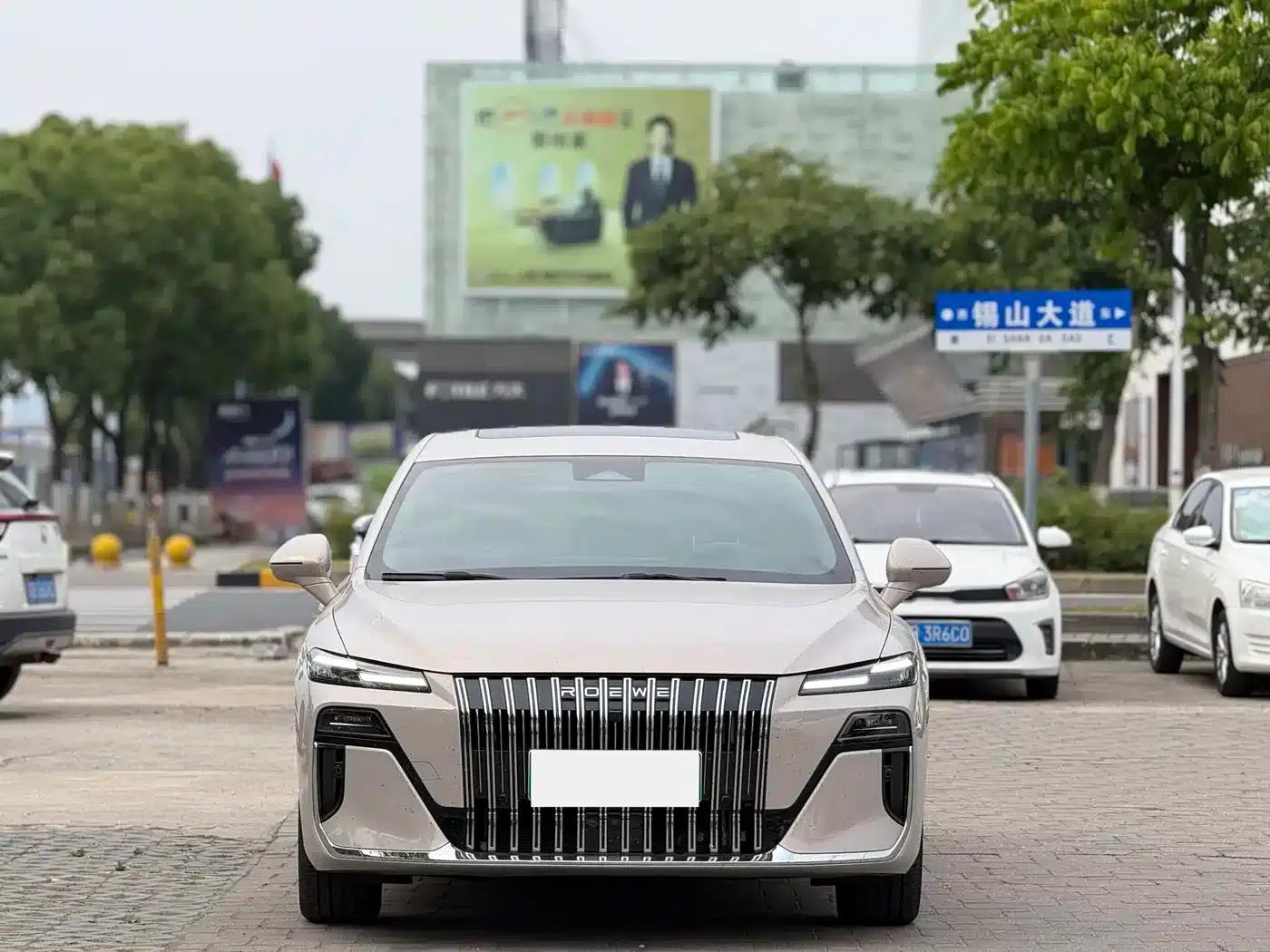 Roewe M7 DMH 2025 160km Enjoy Edition — миниатюра 2