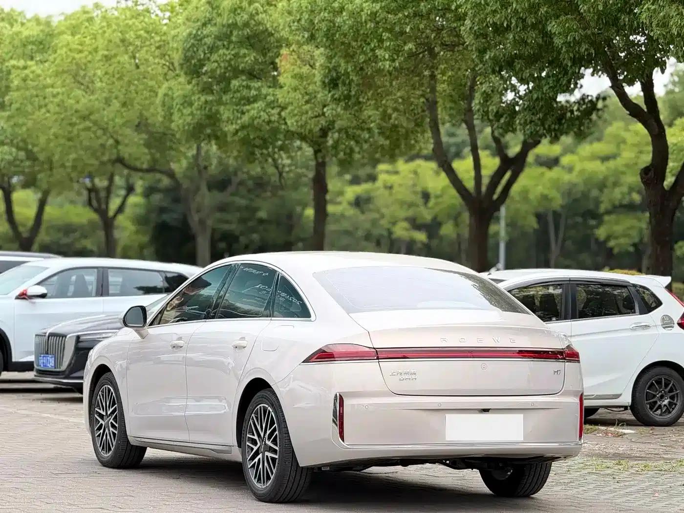 Roewe M7 DMH 2025 160km Enjoy Edition — миниатюра 3
