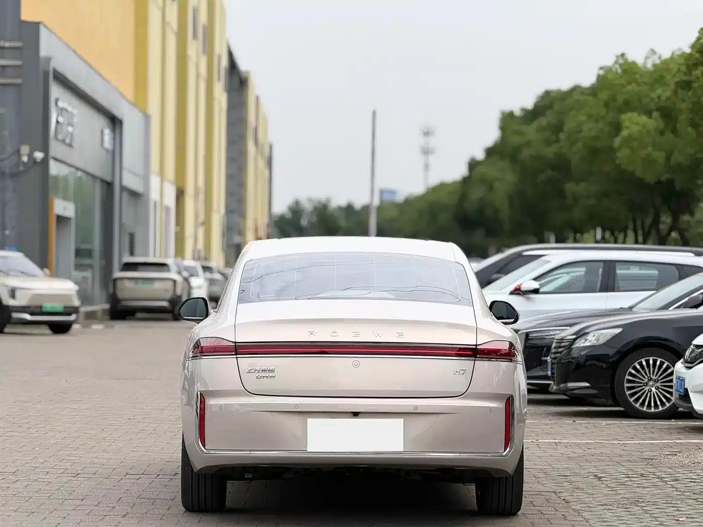 Roewe M7 DMH 2025 160km Enjoy Edition — миниатюра 4