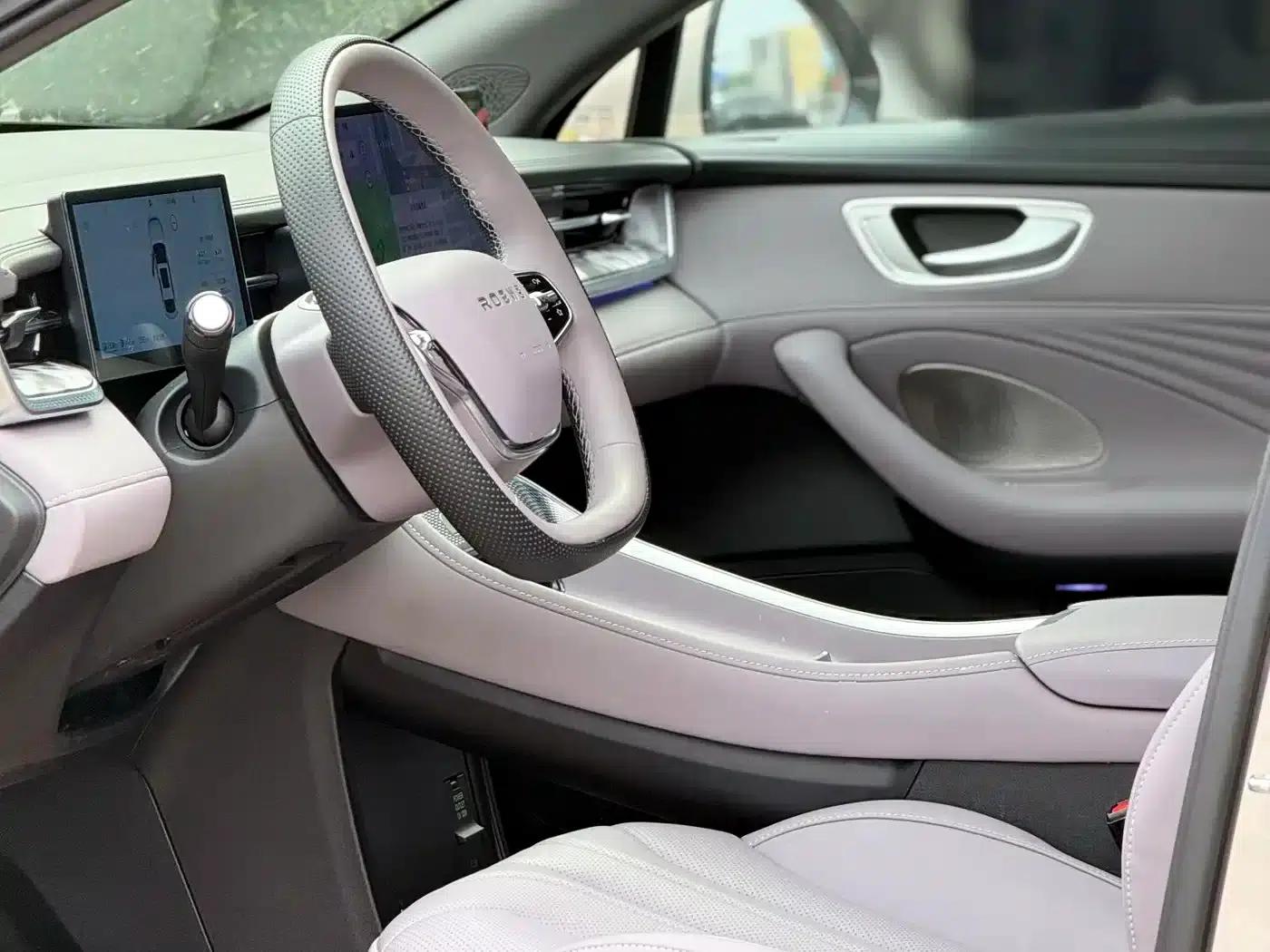 Roewe M7 DMH 2025 160km Enjoy Edition — миниатюра 6