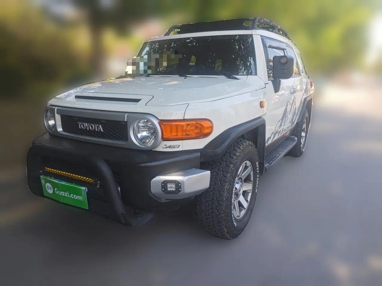 Toyota FJ Cruiser — миниатюра 1