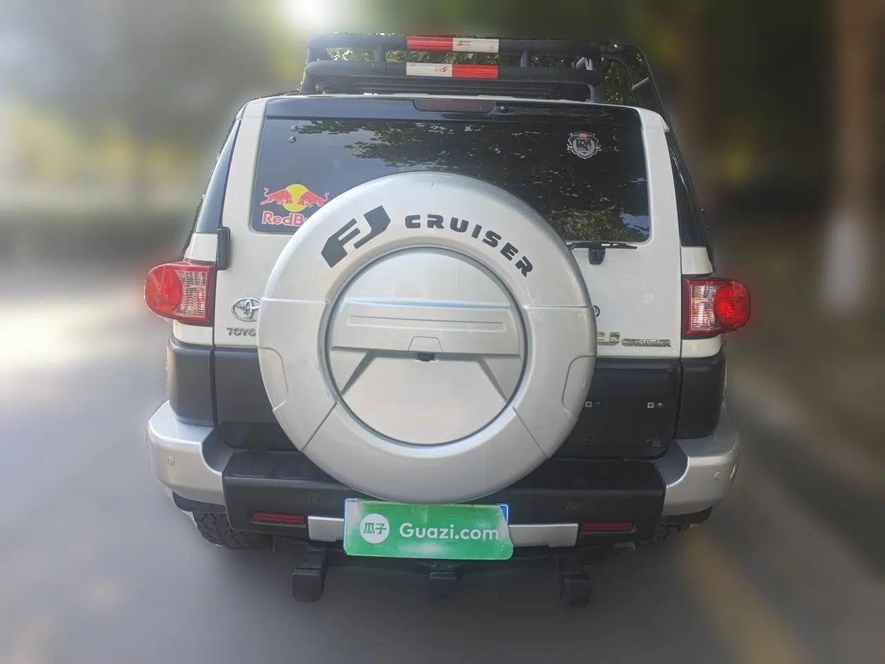 Toyota FJ Cruiser — миниатюра 5