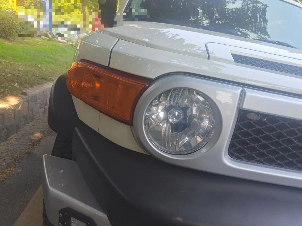 Toyota FJ Cruiser — миниатюра 7