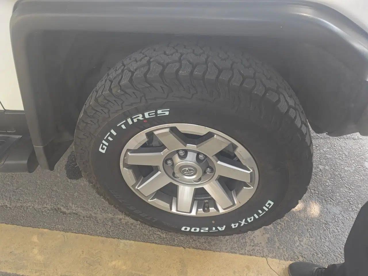 Toyota FJ Cruiser — миниатюра 8