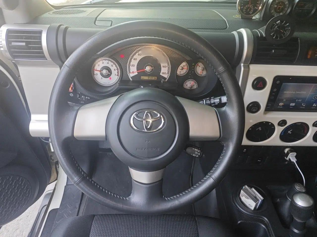 Toyota FJ Cruiser — миниатюра 10
