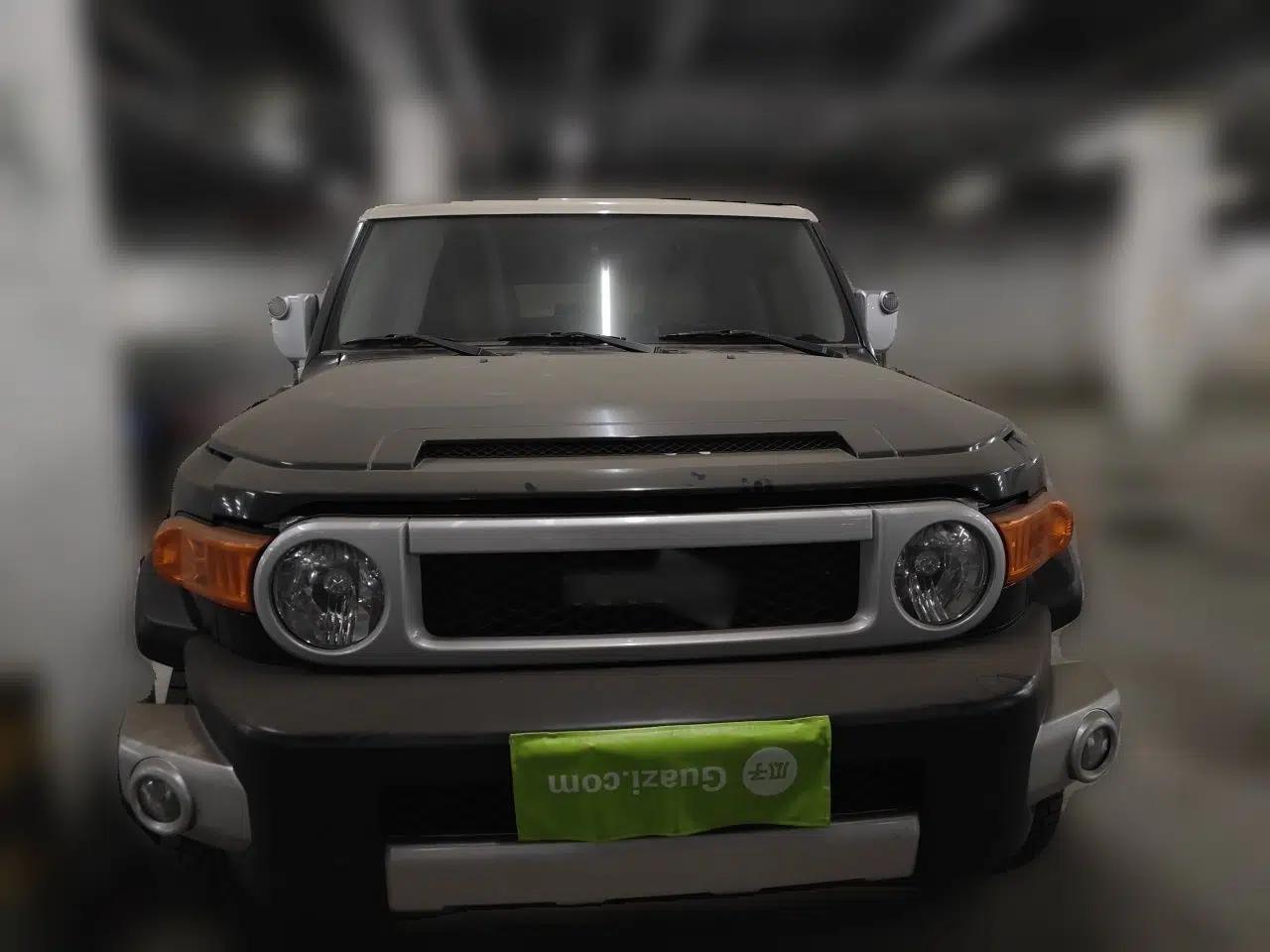 Toyota FJ Cruiser — миниатюра 2