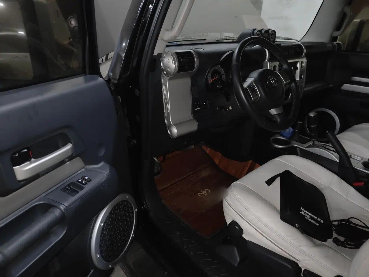 Toyota FJ Cruiser — миниатюра 16