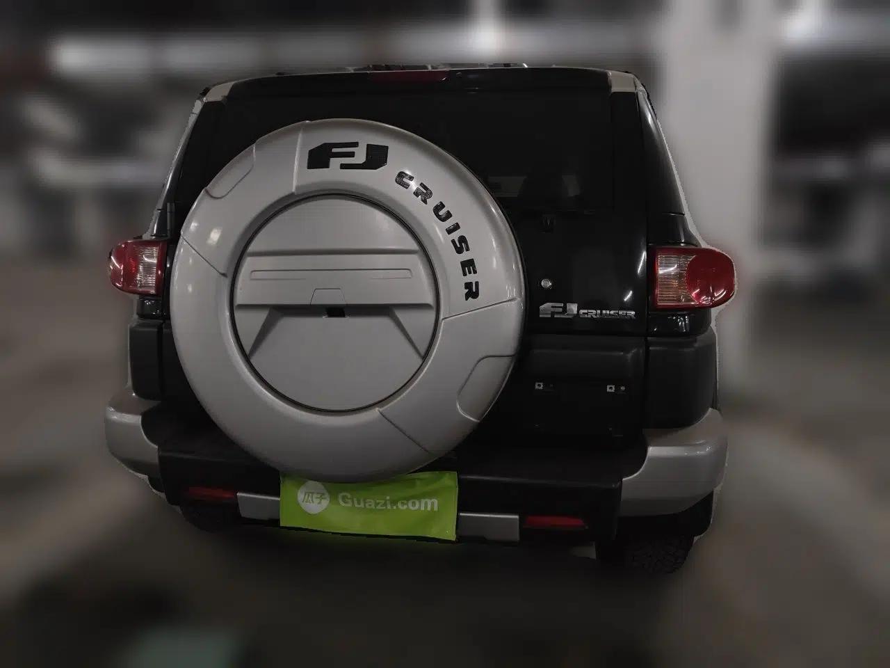 Toyota FJ Cruiser — миниатюра 5