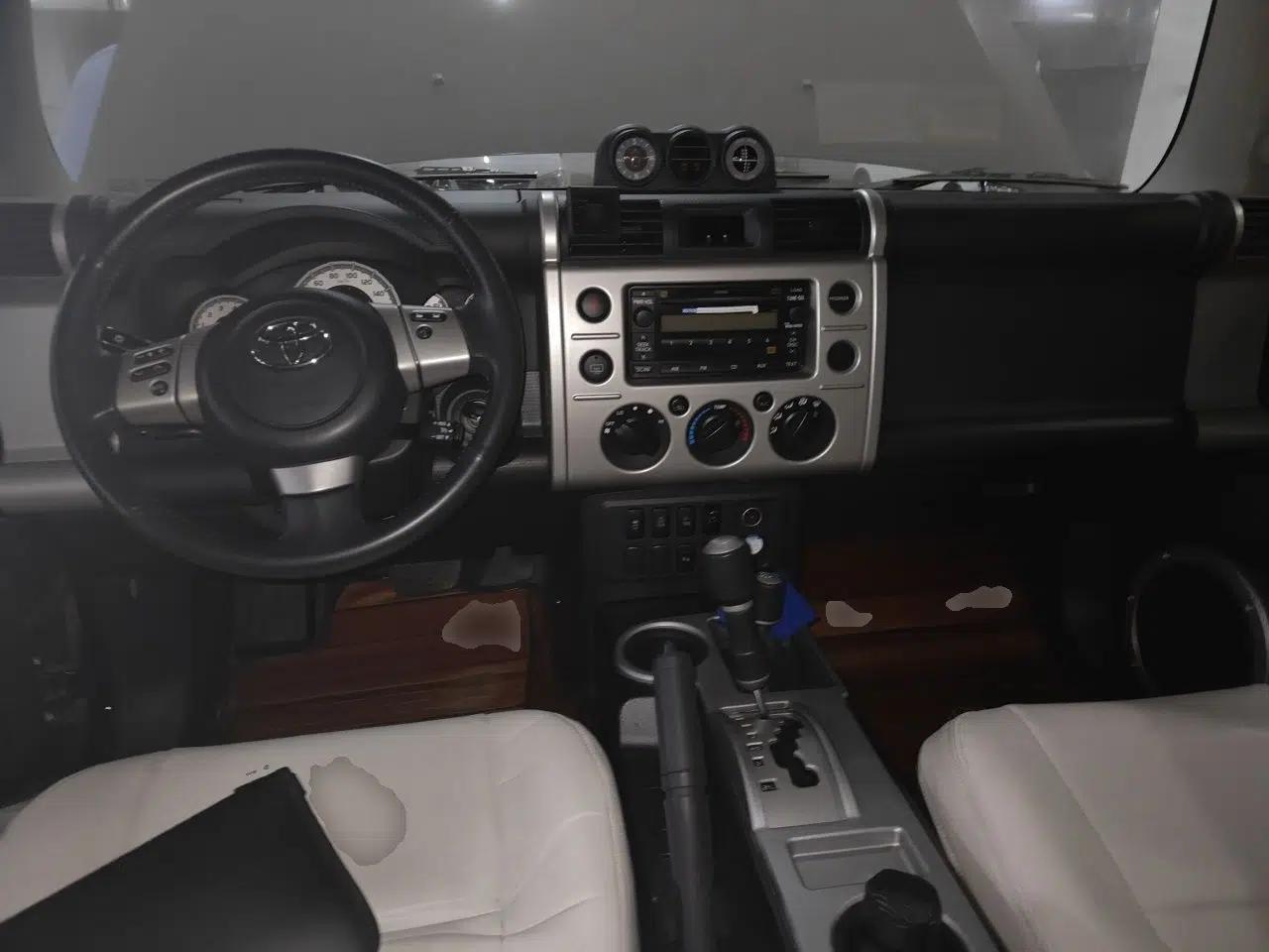 Toyota FJ Cruiser — миниатюра 9
