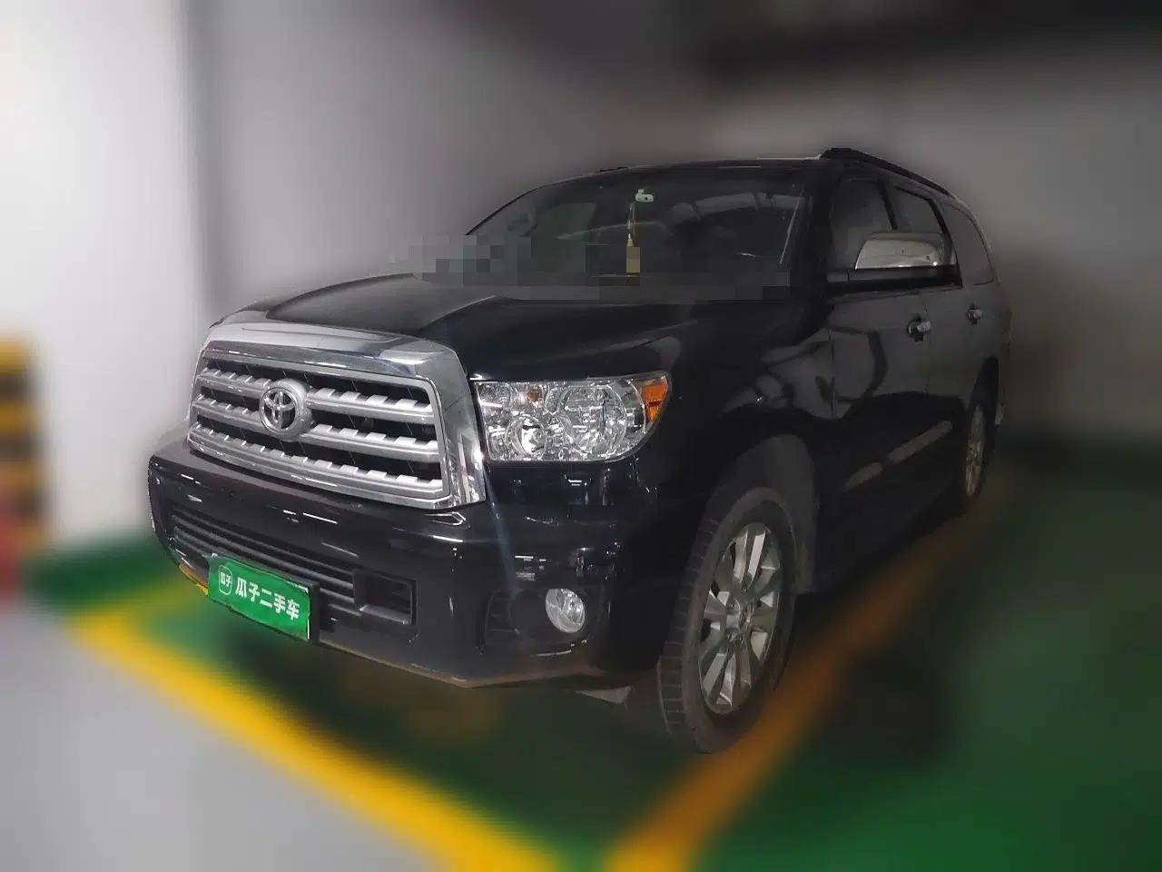 Toyota Sequoia 2010 5.7 Platinum Edition — миниатюра 1