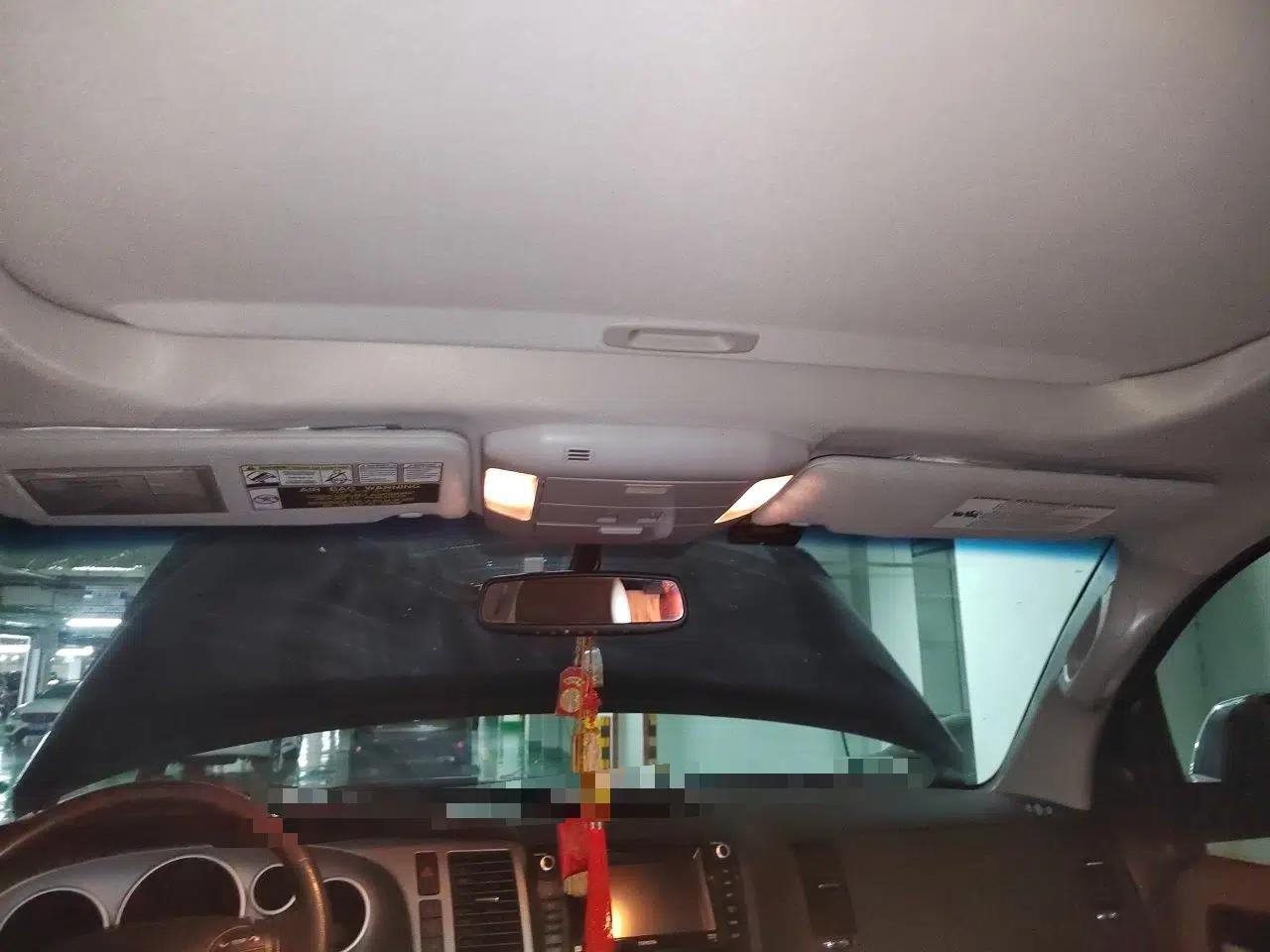 Toyota Sequoia 2010 5.7 Platinum Edition — миниатюра 18