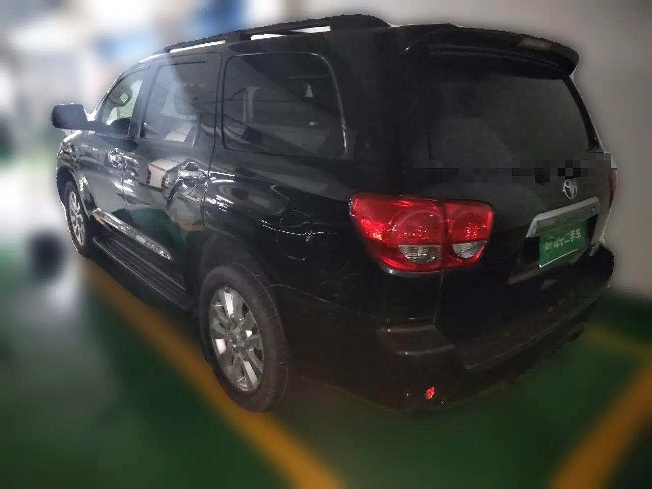 Toyota Sequoia 2010 5.7 Platinum Edition — миниатюра 4