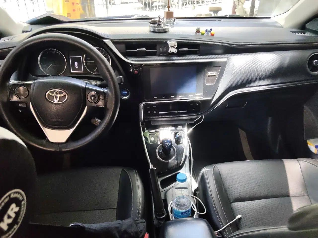 Toyota Levin Hybrid E+ 2019 1.8L PH V E-CVT Luxury Edition — миниатюра 9
