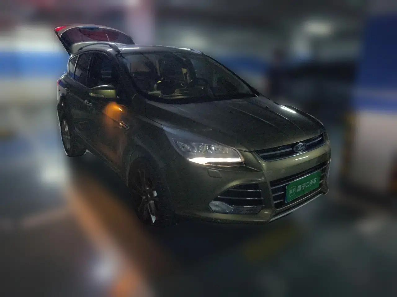 Ford Kuga 2015 2.0L GTDi Four-Wheel-Drive Sport Model — миниатюра 3