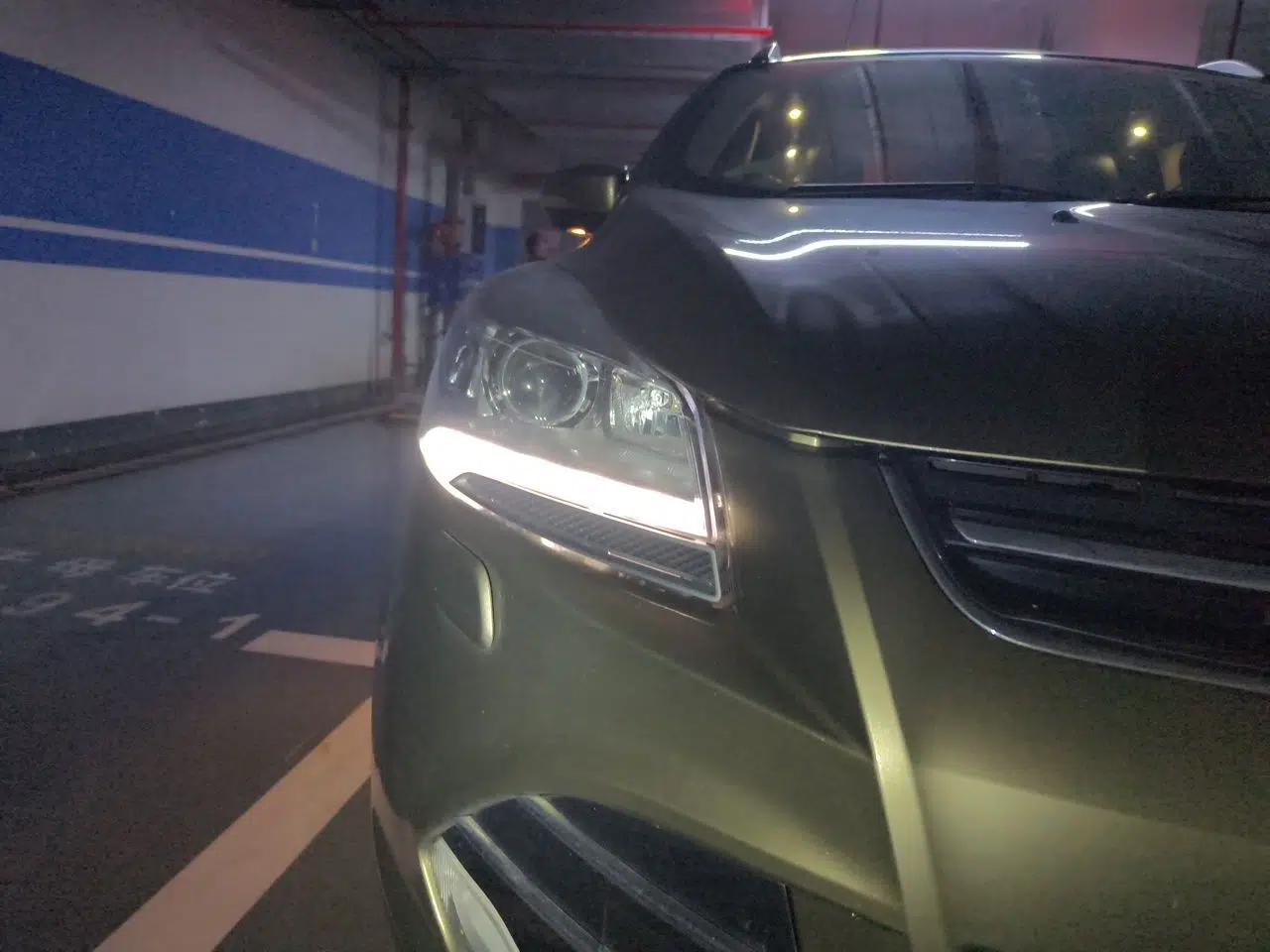 Ford Kuga 2015 2.0L GTDi Four-Wheel-Drive Sport Model — миниатюра 7