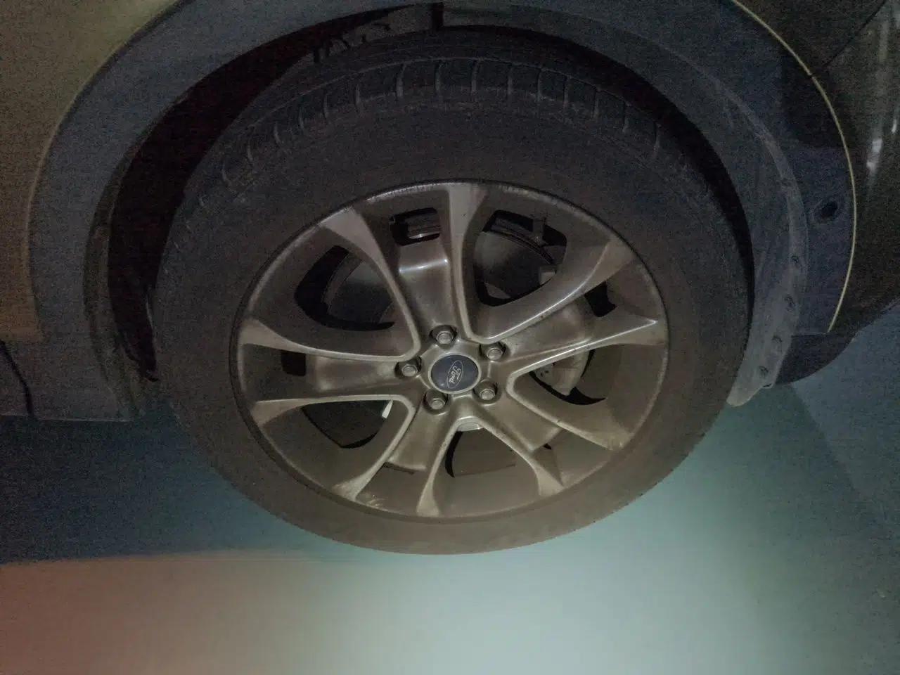 Ford Kuga 2015 2.0L GTDi Four-Wheel-Drive Sport Model — миниатюра 8