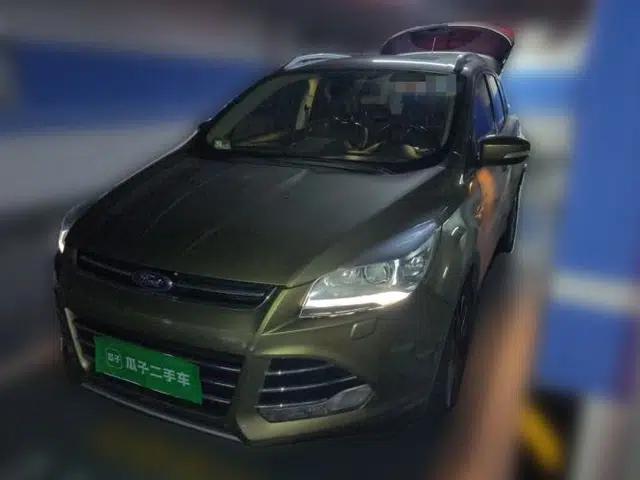 Ford Kuga 2015 2.0L GTDi Four-Wheel-Drive Sport Model