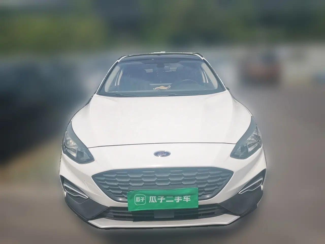 Ford Focus Active 2020 EcoBoost 180 Automatic Trendy Model — миниатюра 2