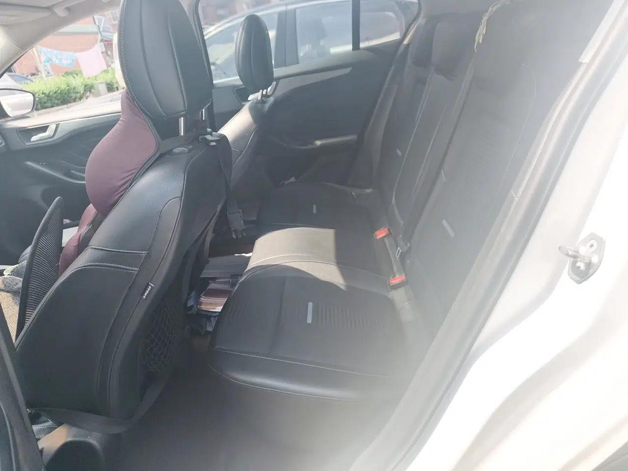 Ford Focus Active 2020 EcoBoost 180 Automatic Trendy Model — миниатюра 17