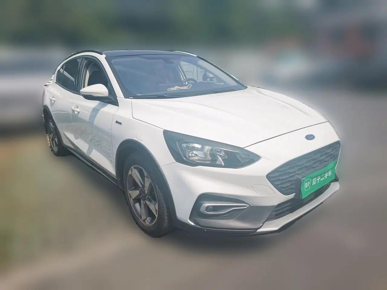 Ford Focus Active 2020 EcoBoost 180 Automatic Trendy Model — миниатюра 3