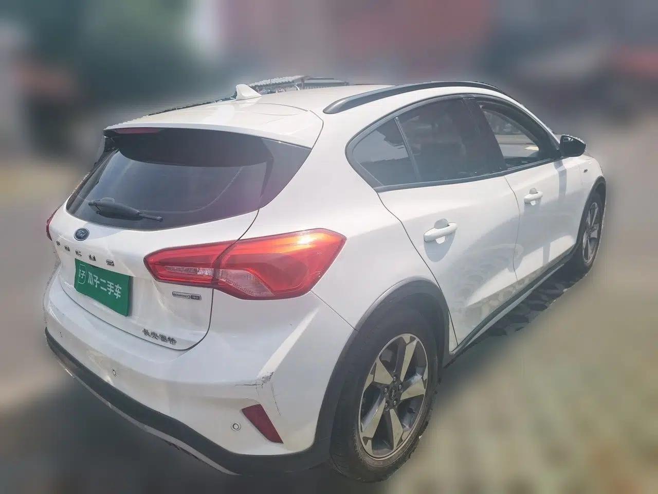 Ford Focus Active 2020 EcoBoost 180 Automatic Trendy Model — миниатюра 6
